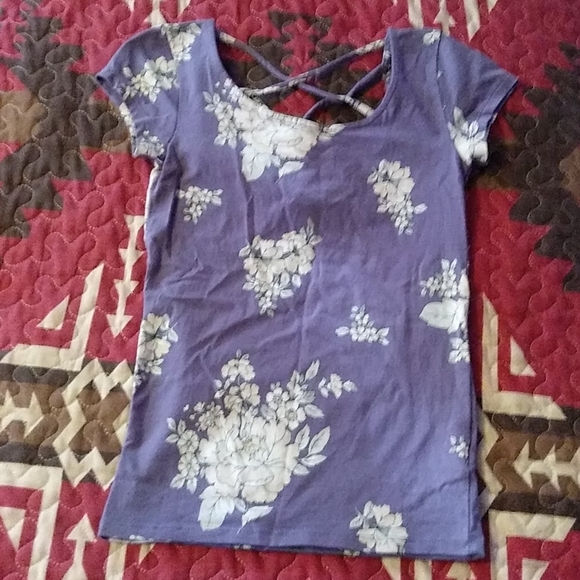 Floral tee - Picture 2 of 7